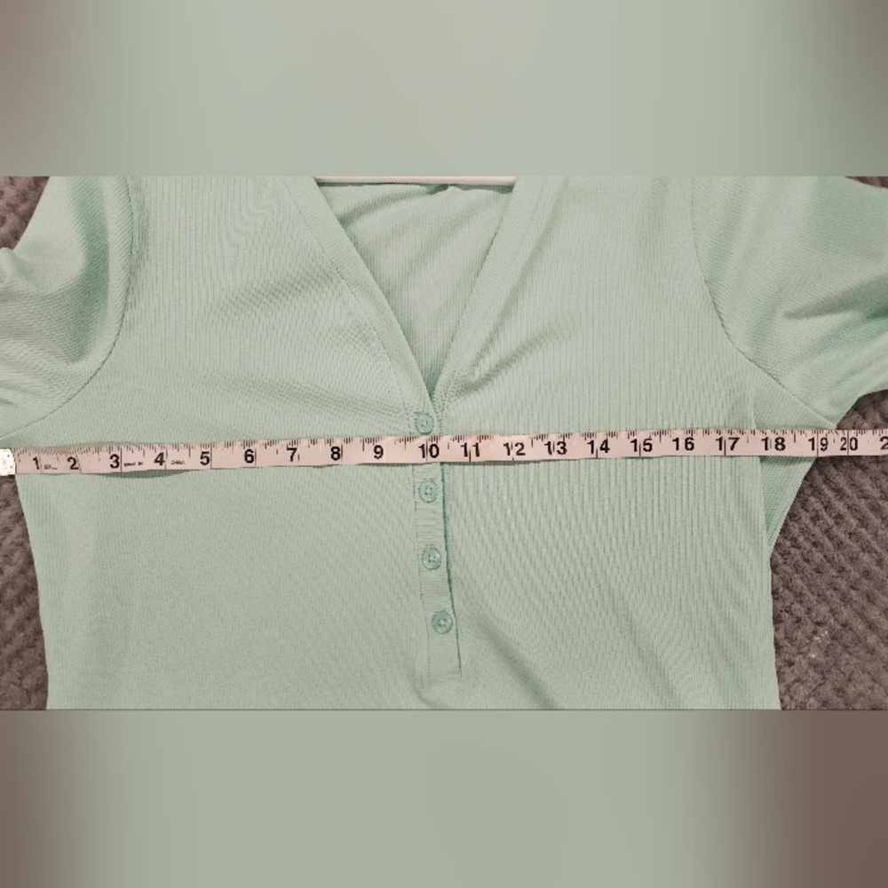 Athleta Uptempo Ribbed Henley Long Sleeve Shirt Mint Green V Neck L NWOT - Picture 4 of 8
